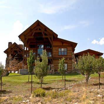 Kanab, Utah Beautiful house located in the amazing setting of Southern Utah