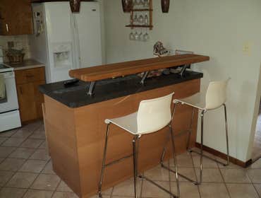 Kitchen peninsula 2011