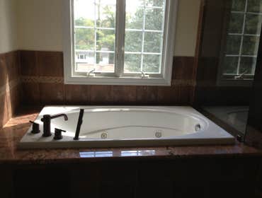 Master Bathroom (Bath)