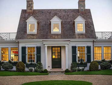 Roof remodeling – Tarzana, CA The roof and roof are elements of the upper part of the structure, but they have characteristic differences. The roof can