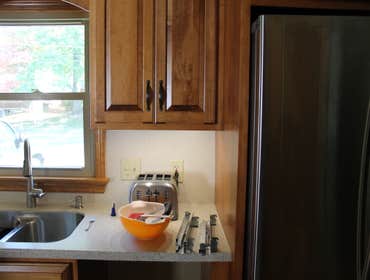 under cabinet lights