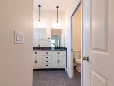 New Build 1745 Sqft
2 Car Garage
3Beds
2.5Baths