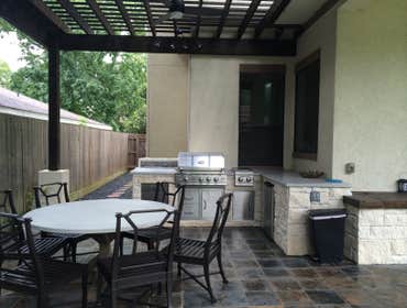 Outdoor Kitchens & Living Areas