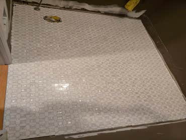 Marble mosaic with sparkling grout