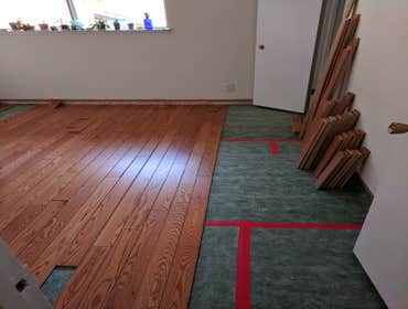 Canadian slow-growth maple hardwood floor installation, engineered flooring