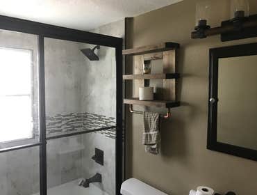 4213 W Tacon St This 5 bed/4 bath has over 3,500 SqFt of living space. 1st Floor features include Guest Suite with attached Full Bath leading out to Co