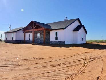 3000 Farmhouse