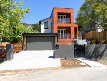 Custom Home - San Rafael by Greenberg Construction Inc.