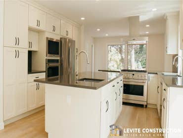 Bellevue Full Home Renovation by Levite Construction Co. ✨ We’re thrilled to showcase one of our recent full home renovation projects in Bellevue, WA —