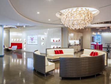 Intelligent Beauty OWNER: CONTINENTAL DEVELOPMENT
ARCHITECT: MOSHIRI ASSOCIATES
This project incorporated the demolition of conventional office space