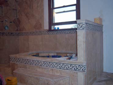 Tiled Shower & Garden Tub 0