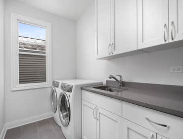3635 Seeley New Construction - 3635 N Seeley
Located on a quiet one-way, tree lined street in Roscoe Village. This new construction 5 bedroom, 4.5 ba