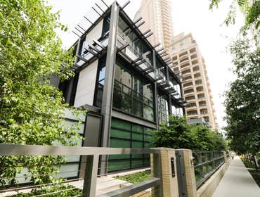 W St James Pl Home