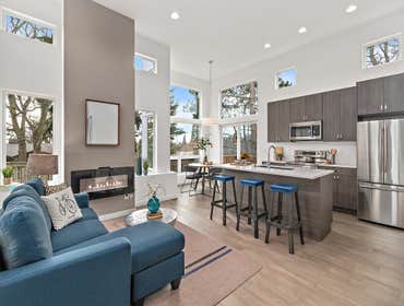 Modern Cottage in Seattle's View Ridge