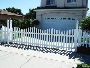 Gate Projects in LA We have a variety of gate styles for each of our fence styles. Best of all, your new vinyl gates are rot-proof and rust-proof, elim
