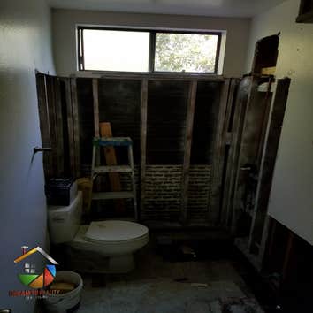 Bathrooms Remodels.