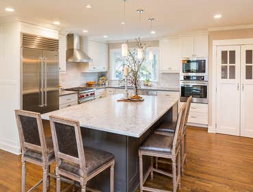 Kitchen Remodel, Beaverton - Before Picture New Custom Built Kitchen Island, Reface Existing Cabinets (Before picture)