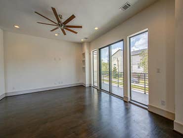 2514 Pease Ground up luxury townhouses East of downtown Houston.