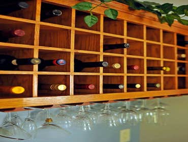 Bar/Wine Cellar