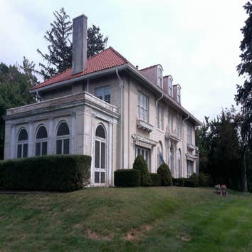 Ashland stucco repair and paint job We were very proud to put our name on this one. Stucco repair and paint job on Ashland.