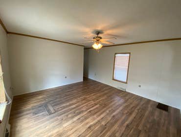 Photos by Sanders Painting LLC #3 Project Assignment
4 bedroom- walls + ceilings + trim
(Paint included)