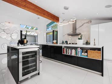 Estrella Project More than just a gazebo, this project captures the indoor-outdoor living that makes Southern California such a great place to live.
T