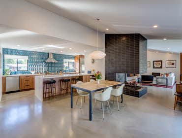 Uptown Renovation Located in the central corridor of the Uptown area of Phoenix, the property was renovated from an inefficient, older shell to an ener