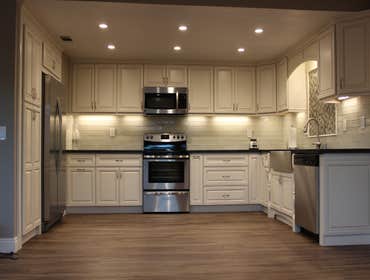 Transitional kitchen