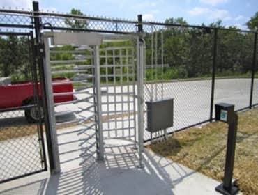 Loomis Armored Security Rio Grande Fence Company was chosen to install black vinyl chain link fencing around the perimeter of Loomis Armored Security 