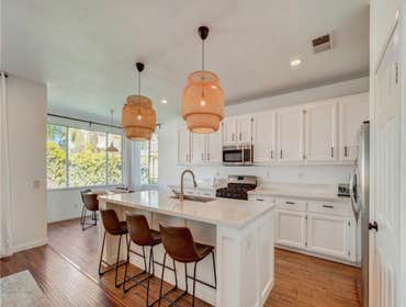 Kitchen Remodeling In Los Angeles Refinish Kitchen cabinets In Los Angeles, from beautiful wood floors to high-quality quartz countertops, from designi