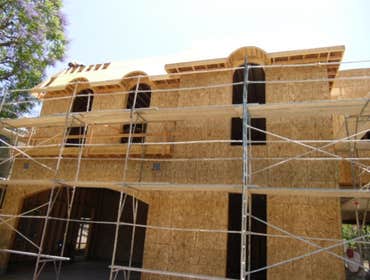 STRUCTURAL FOUNDATION AND FRAMING IN BEVERLY HILLS This is a beautiful 6,600 sq.ft. framing project in Beverlly Hills California. We collaborated with 