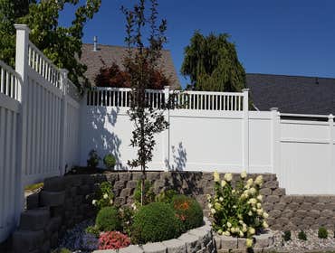 Vinyl Privacy/Picket Fence