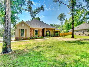 3373 Hardwood Dr.
