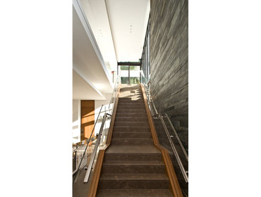 South Island Home In collaboration with KZ Architects Laqcon Group built this beautiful custom home
