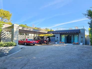 Photos by Axmis Construction #1 This project focuses on converting a garage into an Accessory Dwelling Unit (ADU) nestled in the Hollywood Hills area. 