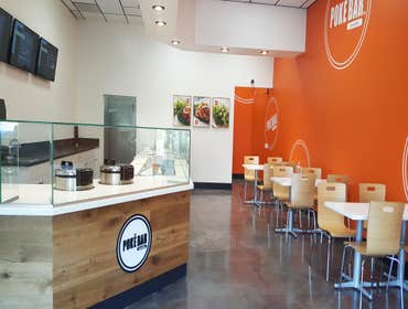 Restaurant Design & Build: POKE BAR, Stevenson Ranch Full interior design and construction for a Poke Bar franchise location in Stevenson Ranch, CA. Th