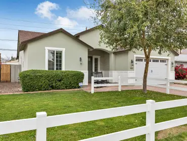 4122 E Turney