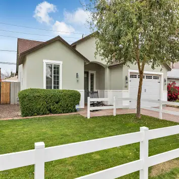 4122 E Turney
