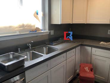 Residential Remodeling Residential remodeling: floor installation, kitchen renovation, interior and exterior painting
Duration: 1 month
