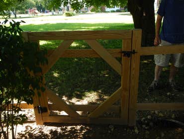 Country Fence for Chicken Yard