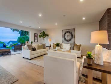 COMPLETE RESIDENTIAL REMODELING D-LUX FLOORS HAD TO REMODEL THIS RESIDENTIAL HOME LOCATED IN RANCHO PALOS VERDES CA. WE STARTED FROM DEMOLISHING INTERI