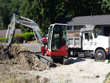 Excavating & Dump Truck