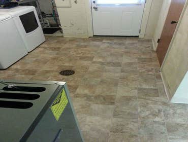 Vinyl floor install