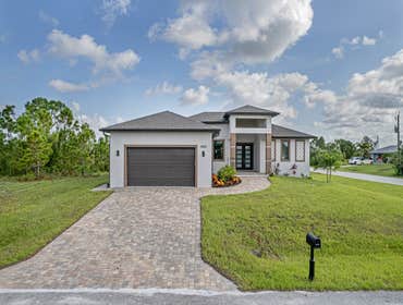 MCALESTER CIRCLE NEW SINGLE FAMILY RESIDENCE