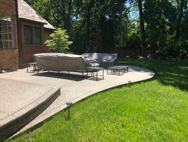 Exposed aggregate Patio photo by Potoroka Concrete