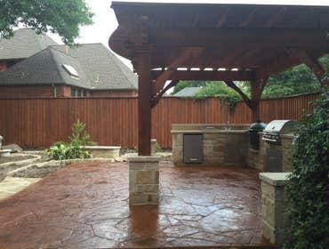 Outdoor Kitchen Stoned Posts Stamped Concrete