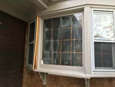 bay window replace bay window with new Anderson preassemble , the difference was that the old did not have any insolation , we install solid foam board