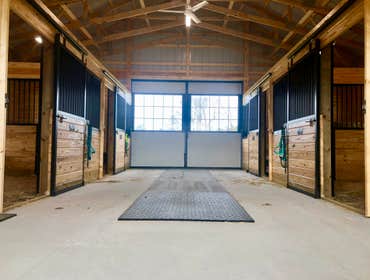 4-Stall Horse Barn This is a classic, 4-stall equestrian building. The dimensions are 36’x36’x10’, with two 10’ wide lean-tos. The stalls are 12’x12’, 