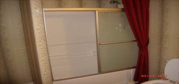 Bathroom tub/shower before