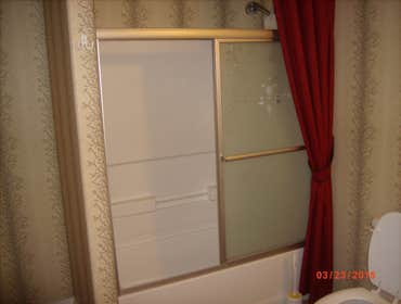 Bathroom tub/shower before
